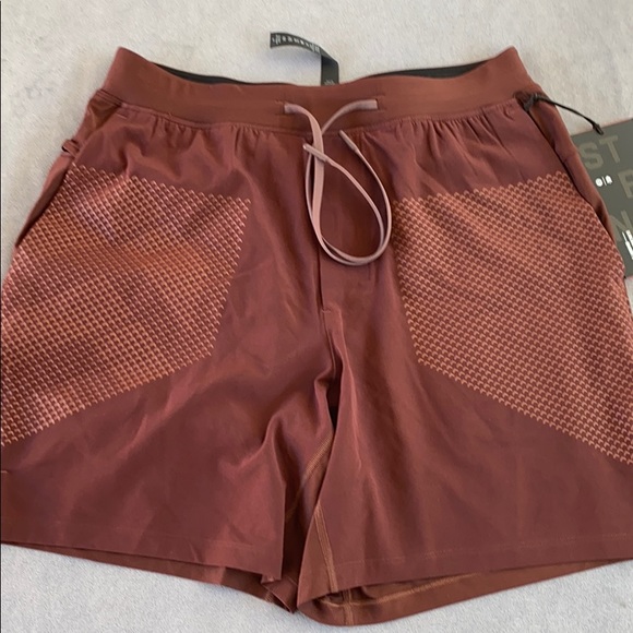 Lululemon x barrys stronger as one short 7” - Picture 2 of 7